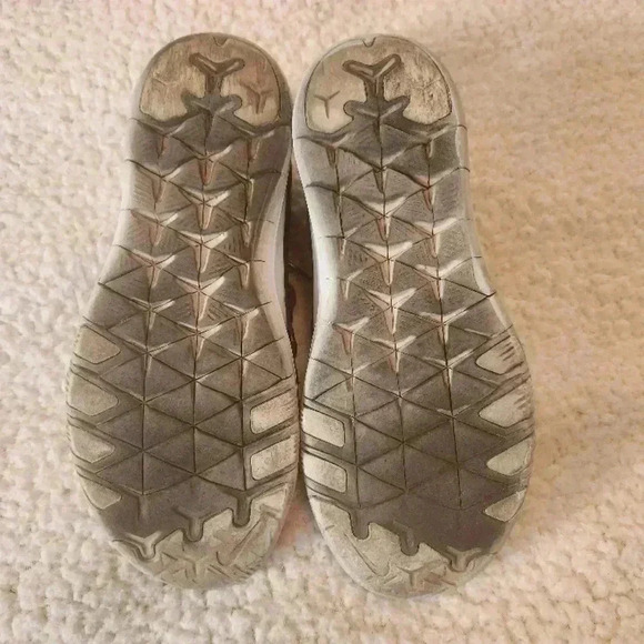 Nike Gray Women's Sneakers, size 8 - Picture 5 of 8